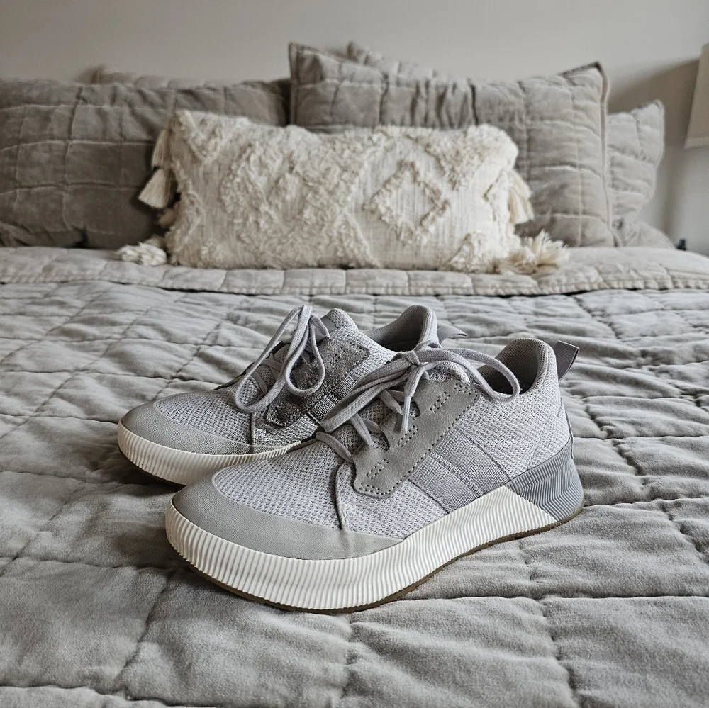 Sorel Out N About™ III Sneaker In Moonstone Dove Size 8.5